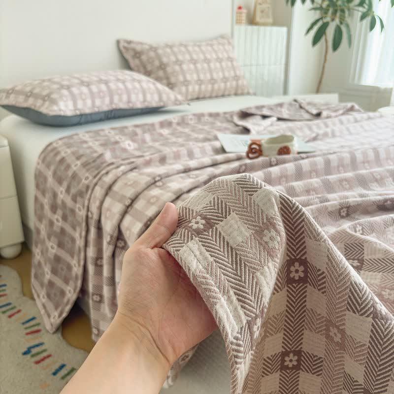 Flower & Plaid Jacquard Cotton Quilt - image 4