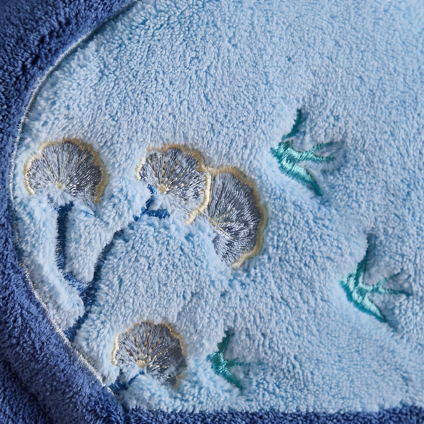 Blue Willow Coral Fleece Hand Towels - image 4