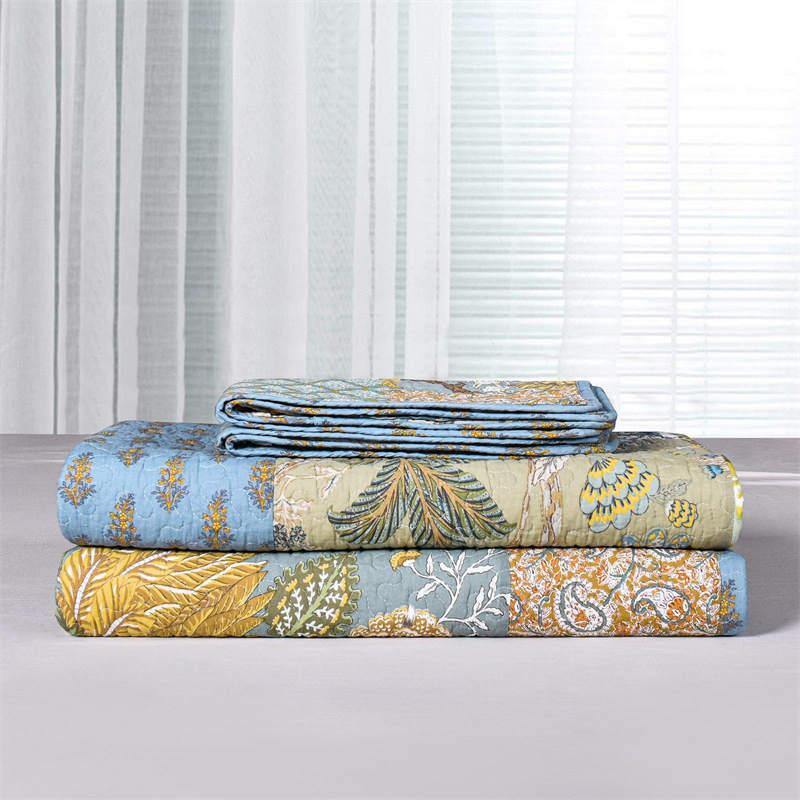 Bohemian Floral Stitching Quilt with Pillowcases - image 12