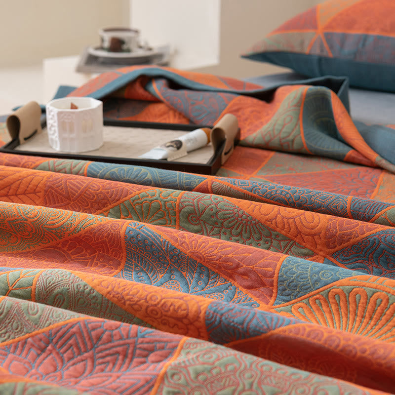 Triangle Pattern Print Cotton Reversible Quilt - image 6