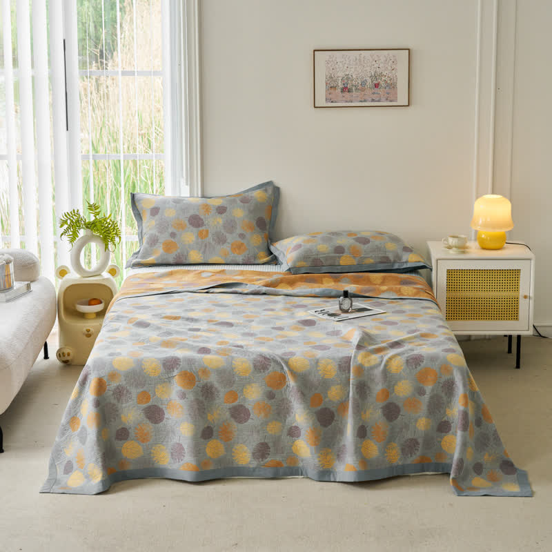 Cotton Gauze Jacquard Leaf Reversible Quilt - Quilt with 2pcs Pillowcases - King - image 1