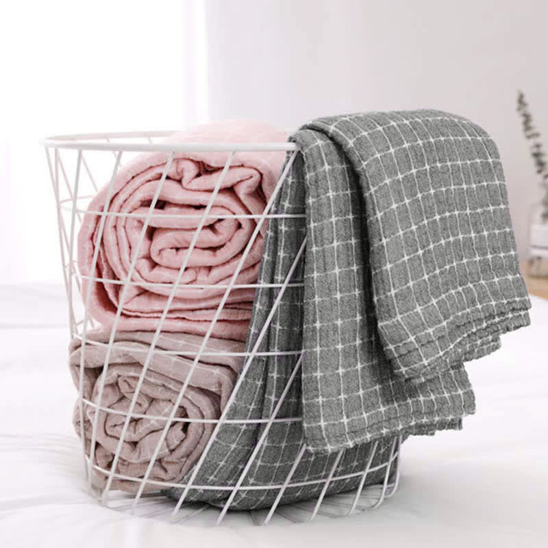 Simple Grid Cotton Gauze Lightweight Quilt - image 1