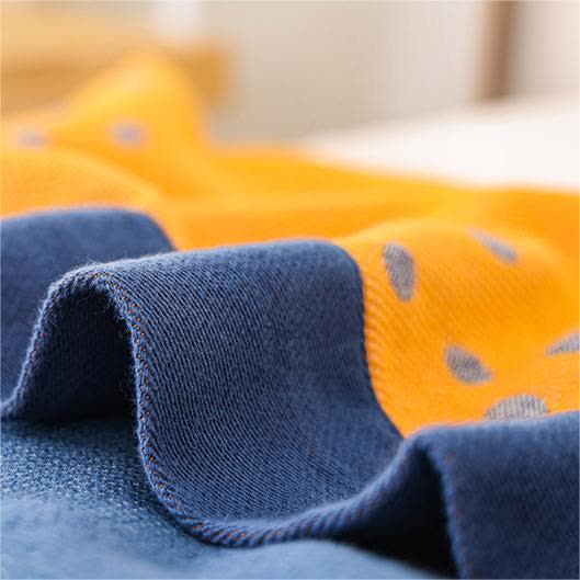 Pastoral Lily Lightweight Soft Quilt - image 5