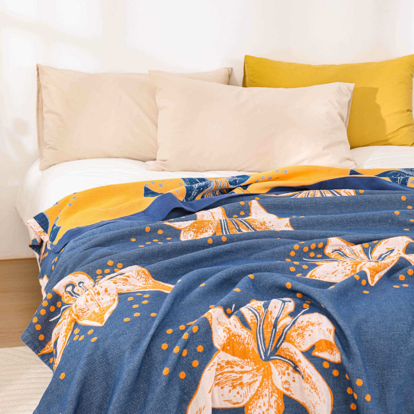 Pastoral Lily Lightweight Soft Quilt - image 2