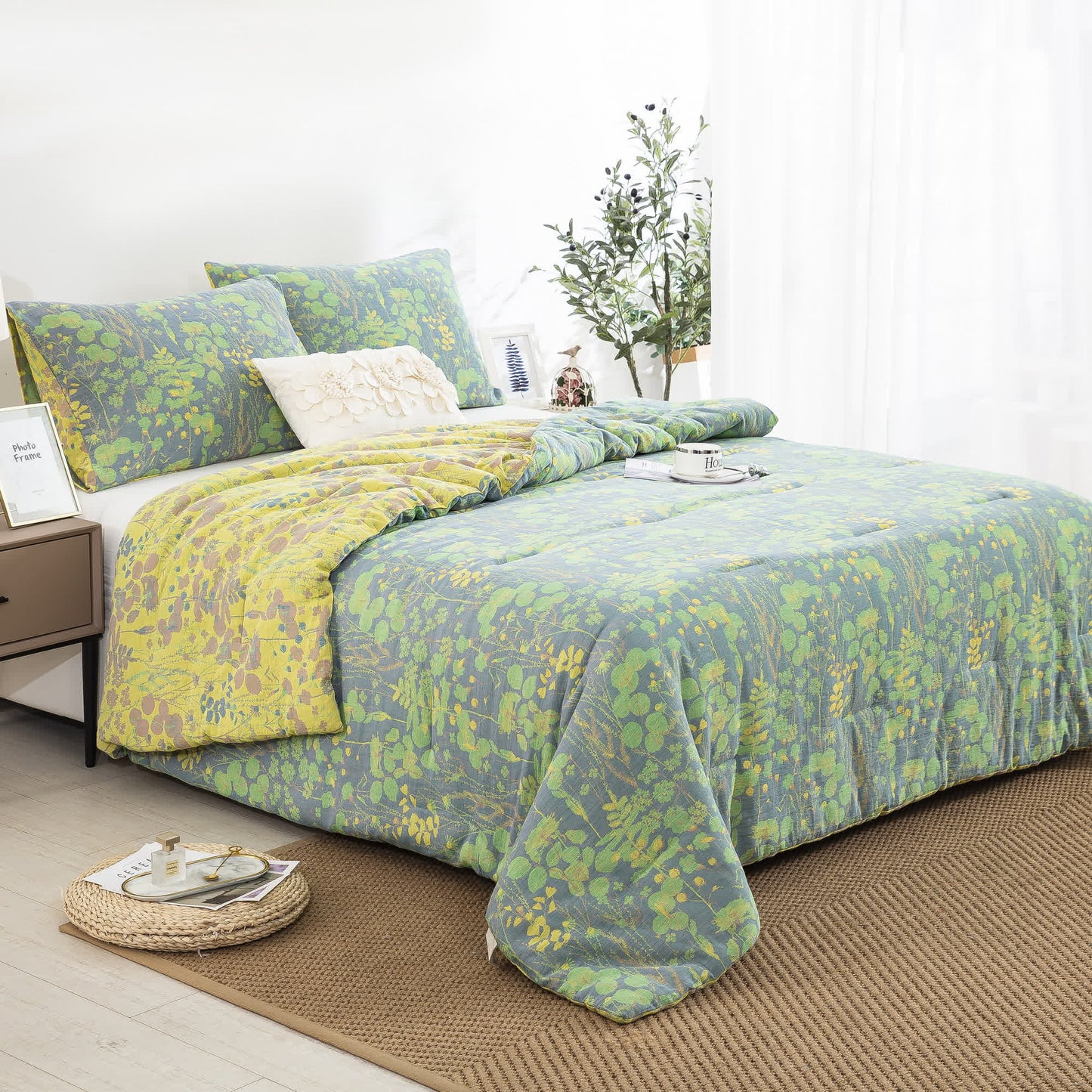 Cotton Gauze Pastoral Lotus Pond Bedding  - image 1