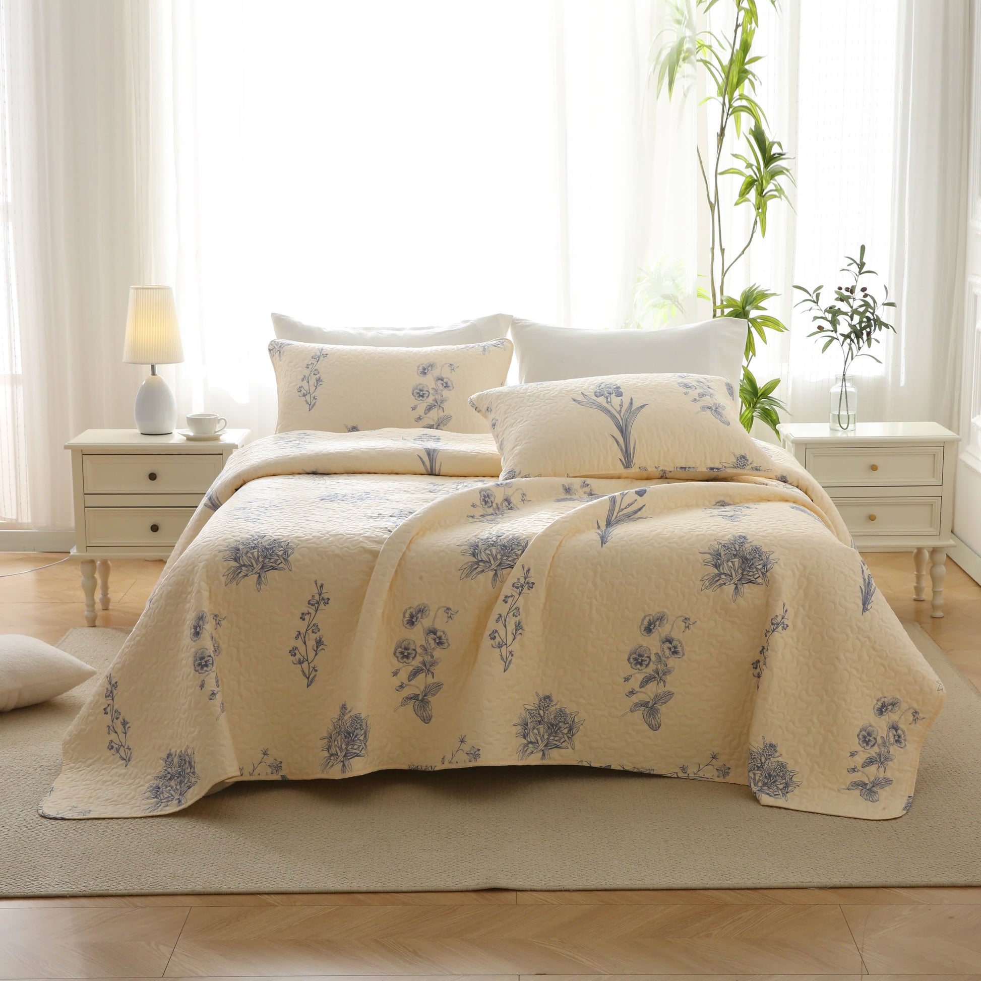 Morning Glory Quilted Cotton Bedding - Quilt with 2pcs Pillowcases - King - image 1