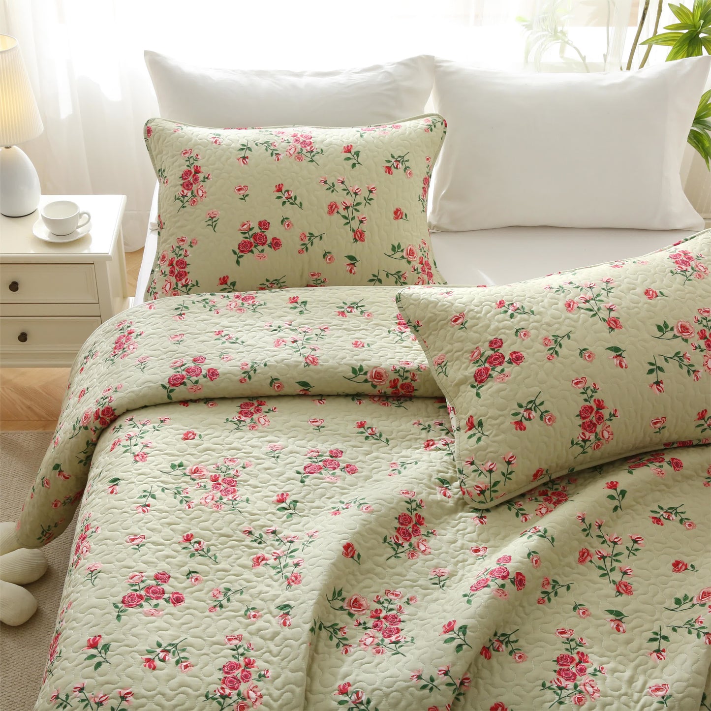 Elegant Rose Quilted Cotton Bedding - image 0