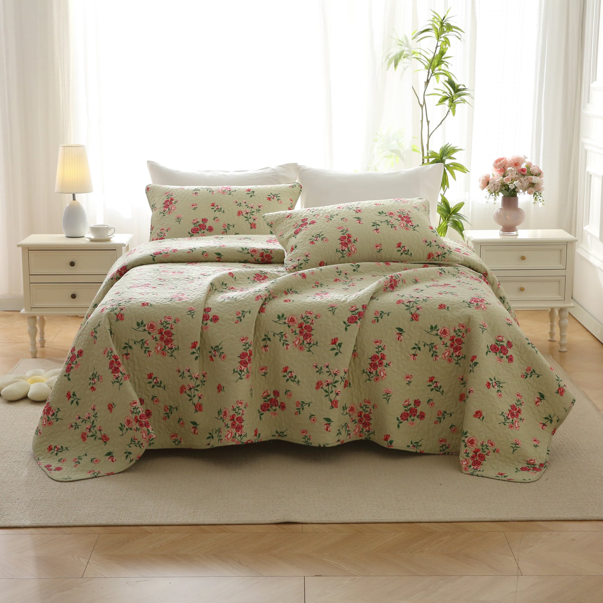Elegant Rose Quilted Cotton Bedding - Quilt with 2pcs Pillowcases - King - image 1