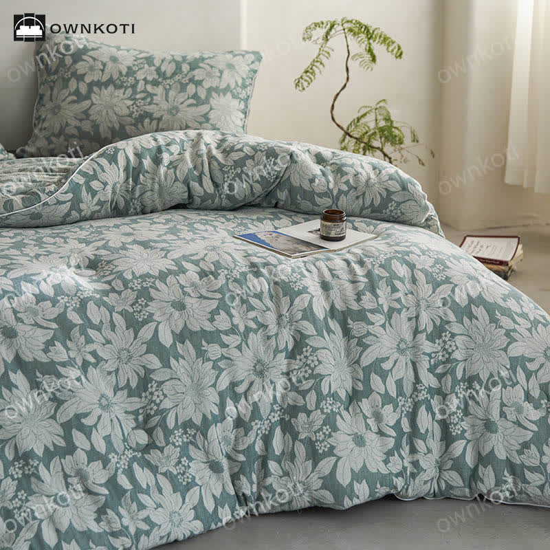 Yarn-dyed Jacquard Cotton Floral Quilt - image 1