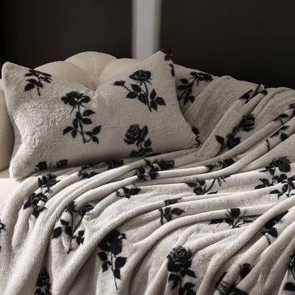 Retro Rose Velvet Warm Throw Blanket - image 7