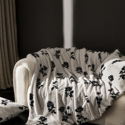 Retro Rose Velvet Warm Throw Blanket - image 5