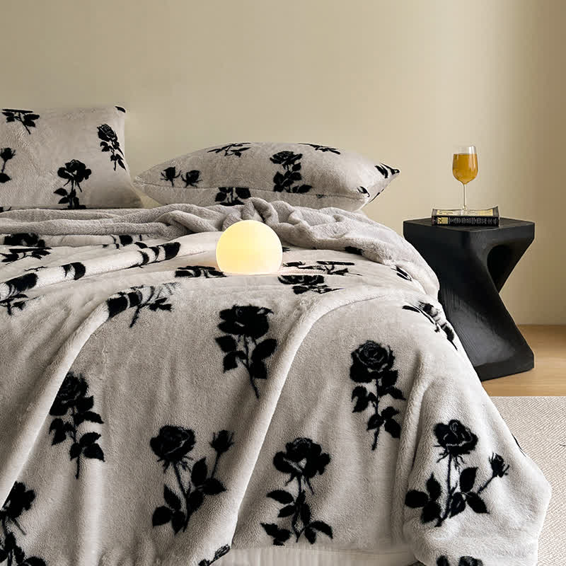 Retro Rose Velvet Warm Throw Blanket - image 2