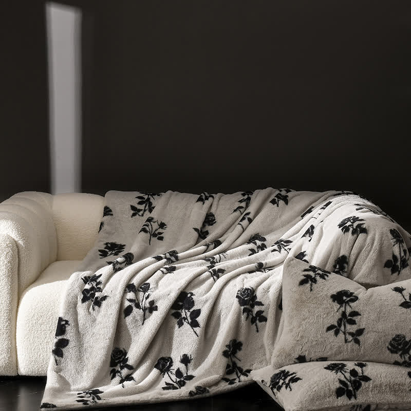 Retro Rose Velvet Warm Throw Blanket - image 3