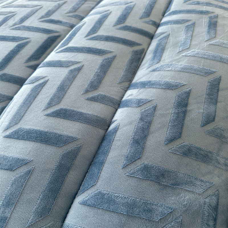 Sherpa Warm Throw Blanket with Quilt Core - image 20