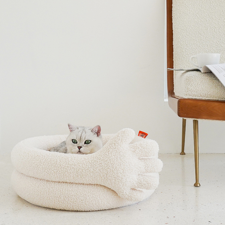 Finger Gesture Winter Warm Cat Bed - image 6