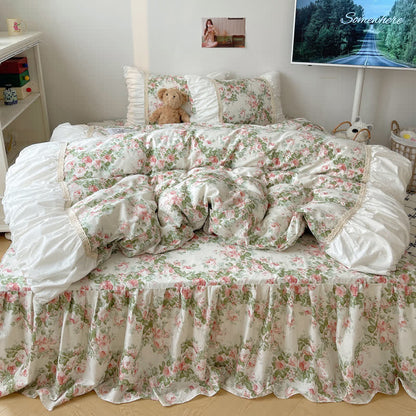 Elegant Floral Bed Skirt Bedding Set (4PCS) - image 1