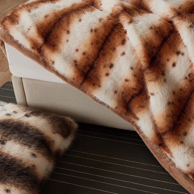 Luxurious Double Layer Faux Fur Throw Blanket - image 4