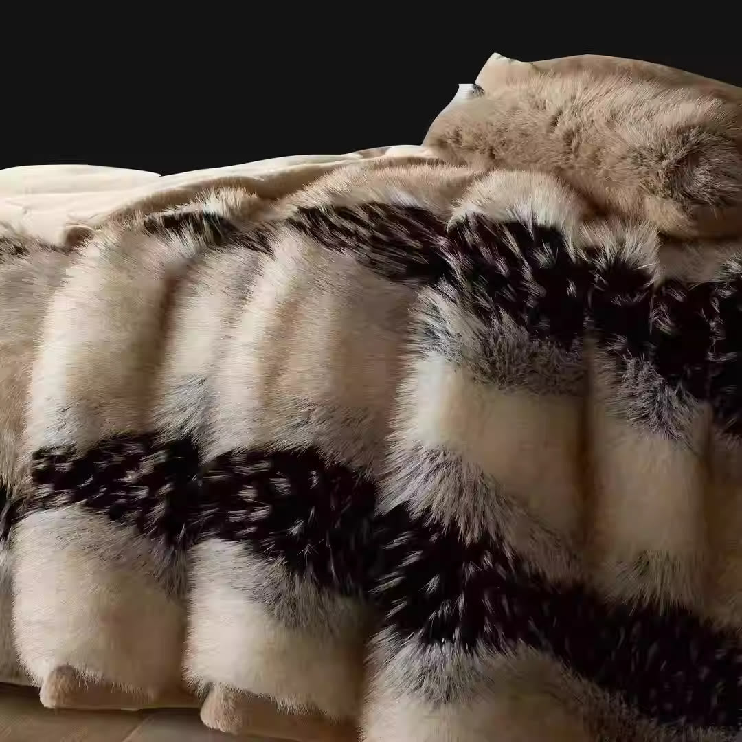 Luxurious Winter Faux Fur Throw Blanket - image 2