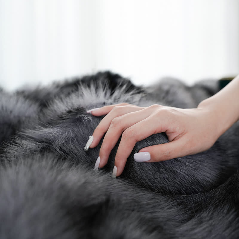 Luxurious Winter Faux Fur Throw Blanket - image 9