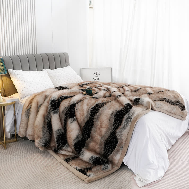 Luxurious Winter Faux Fur Throw Blanket - image 3