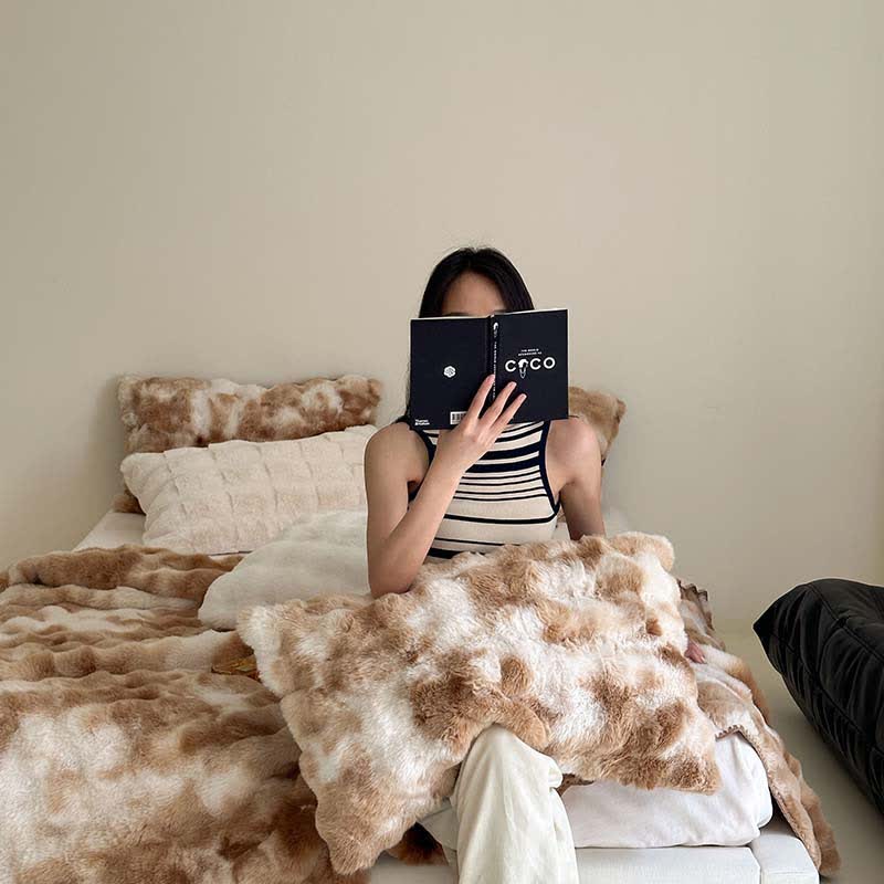 Luxurious Gradient Soft Throw Blanket - Coffee - Queen - image 0