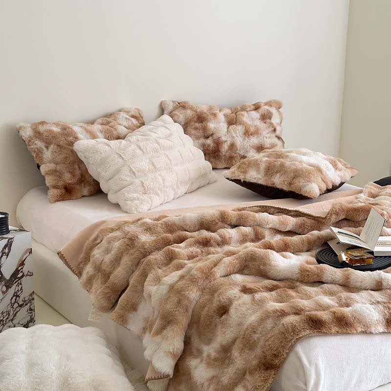 Luxurious Gradient Soft Throw Blanket - image 1