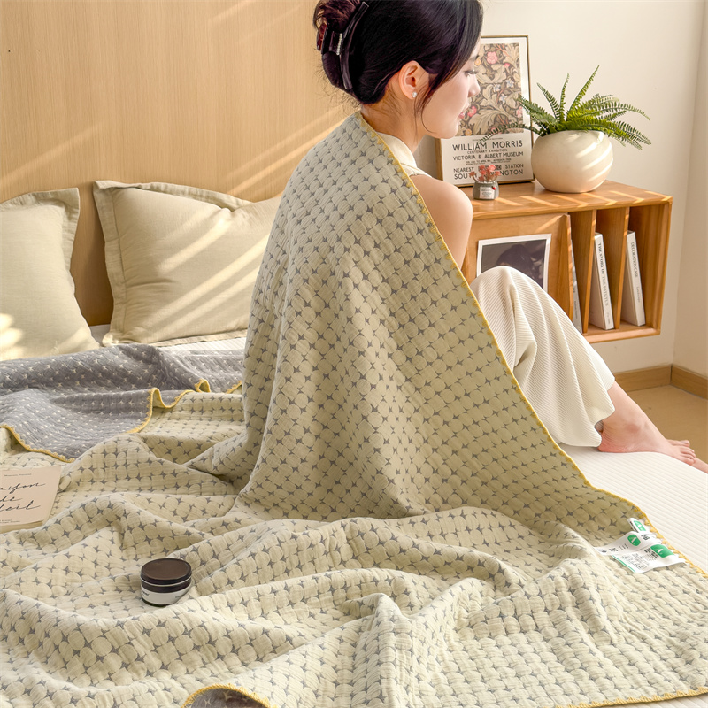 Breathable Three Layers Cotton Gauze Quilt - image 5
