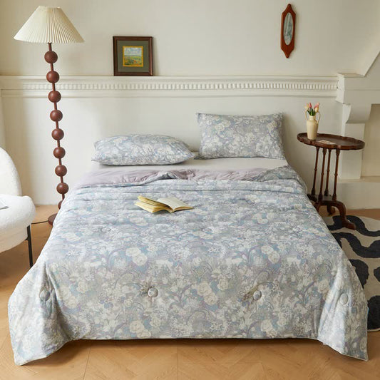 Vintage Floral Soft Lightweight Quilt - image 0
