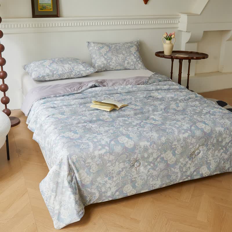 Vintage Floral Soft Lightweight Quilt - image 1