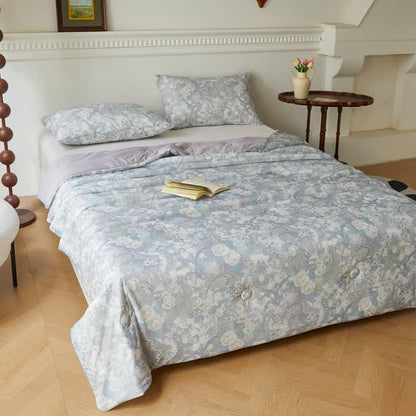 Vintage Floral Soft Lightweight Quilt - image 1