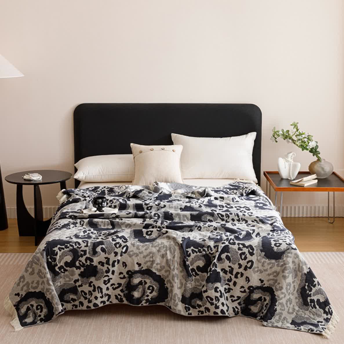 Vintage Cotton Gauze Tassel Reversible Quilt - image 4