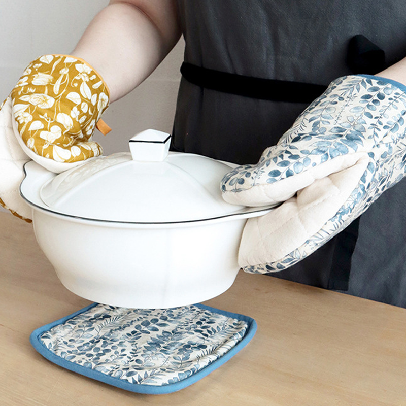 Pastoral Style High Heat Resistant Oven Mitt  - Blue - Pot Holder: 7" x 7" - image 12