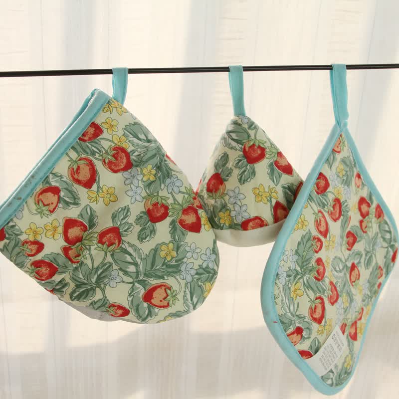 High Heat Resistant Kitchen Oven Mitt  - Strawberry - Set( 3 Sizes) - image 5
