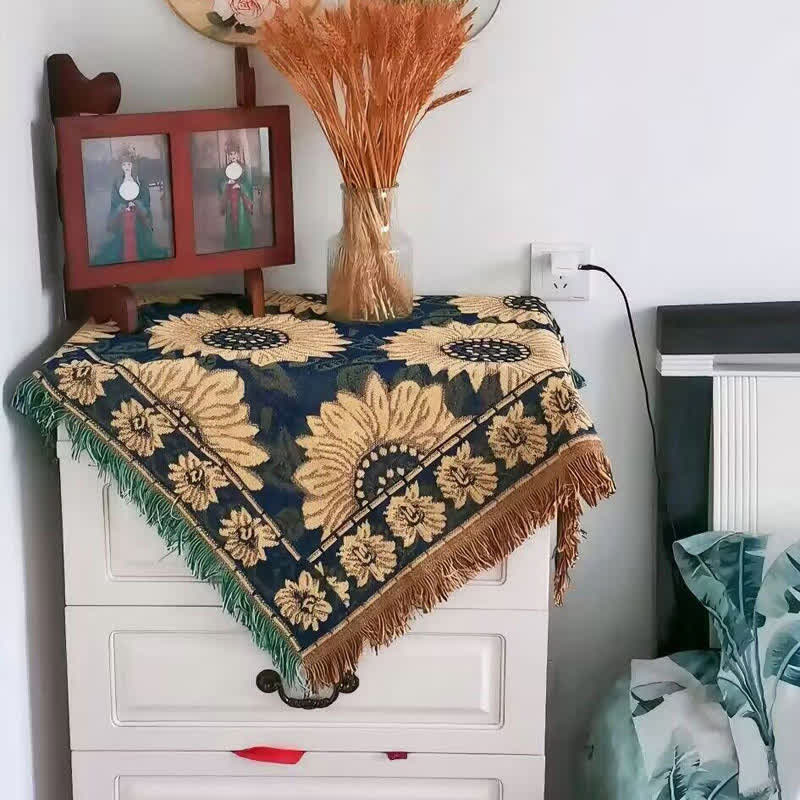 Vintage Jacquard Gerbera Blue Sunflower Tablecloth - image 9