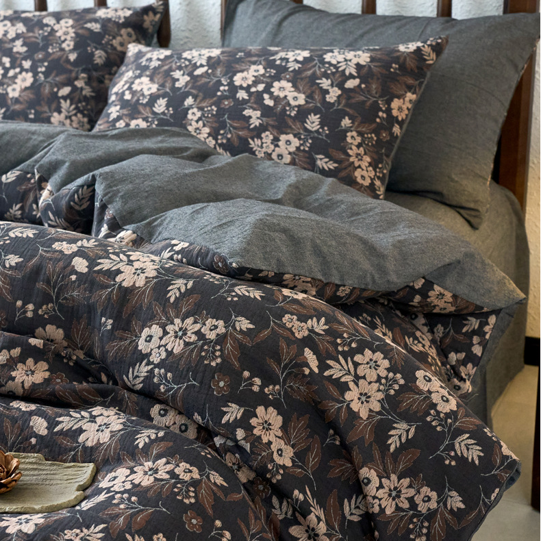 Yarn-dyed Double Layer Gauze Bedding Set (4PCS) - image 2