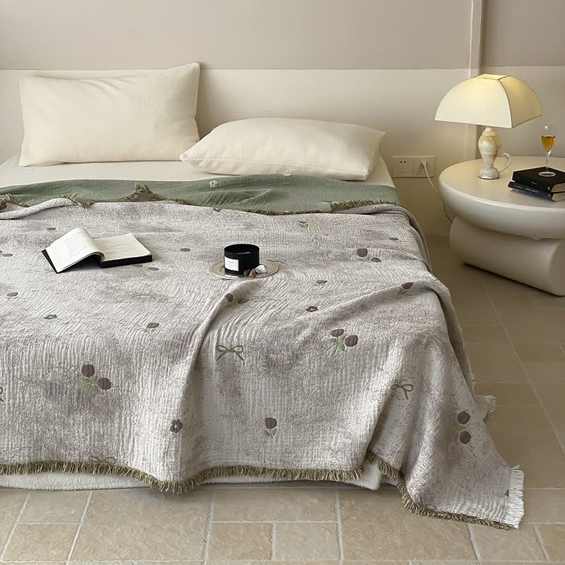 Yarn-dyed Reversible Cotton Gauze Tassel Quilt - Queen - image 0