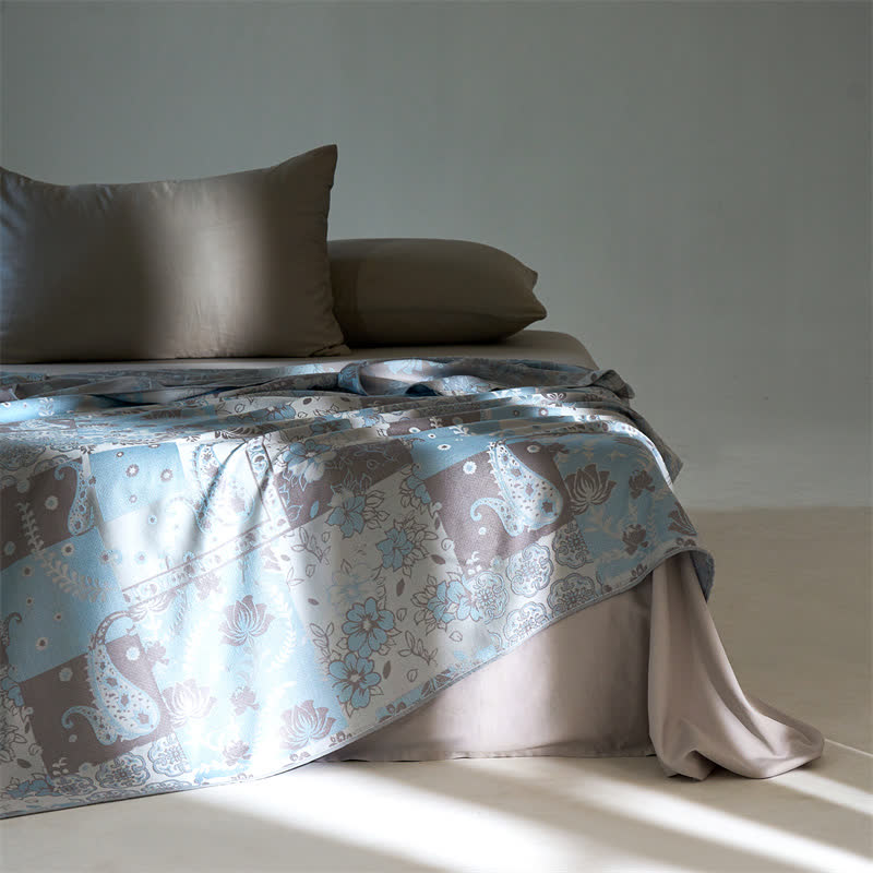 Paisley Lyocell Fiber Lightweight Soft Quilt - image 1