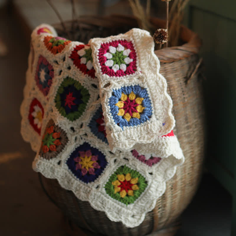 Hand-woven Crocheted Daisy Border Blanket - image 4