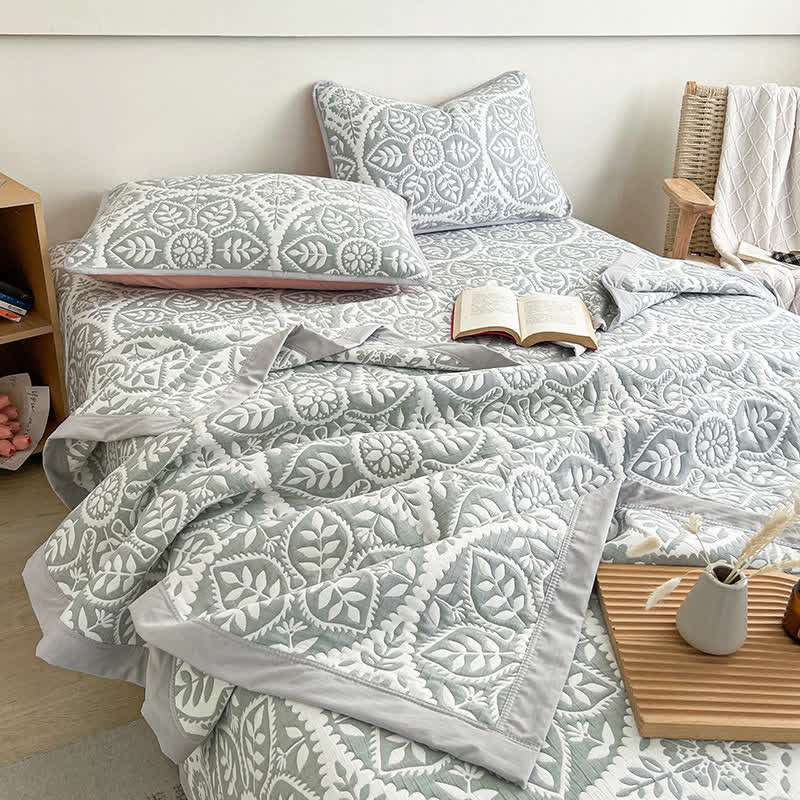 Geometric Leaf Pattern Jacquard Coverlet - Blue - Coverlet with 2PCS Pillowcases - King - image 3