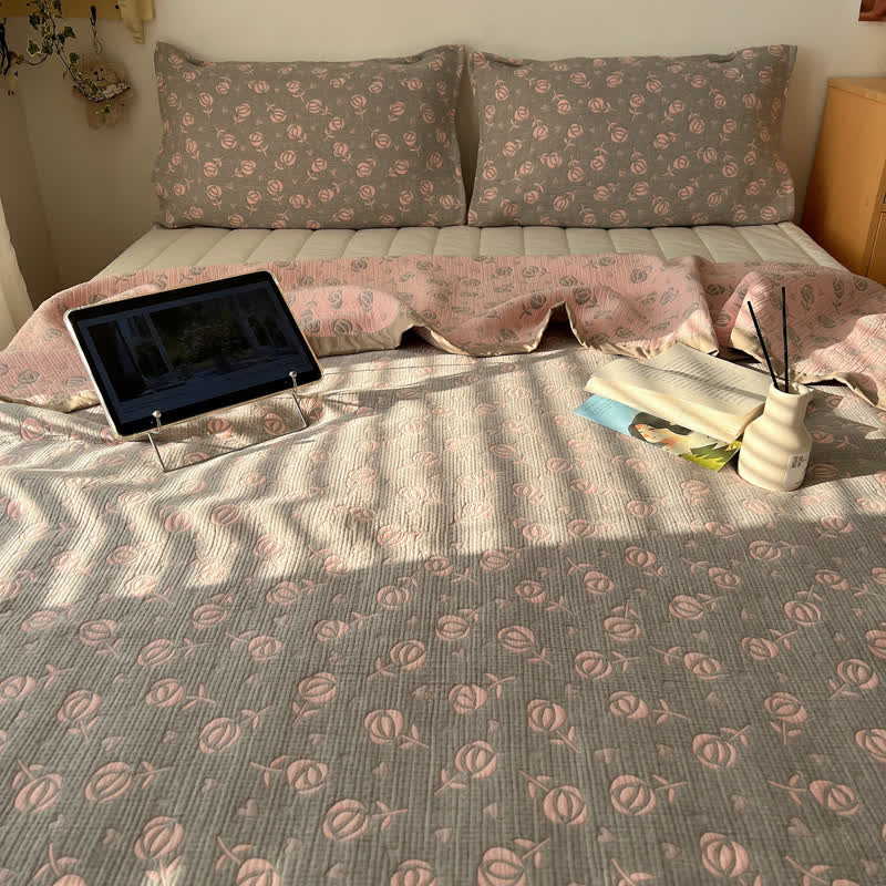 Rose Print Cotton Gauze Reversible Coverlet - image 3