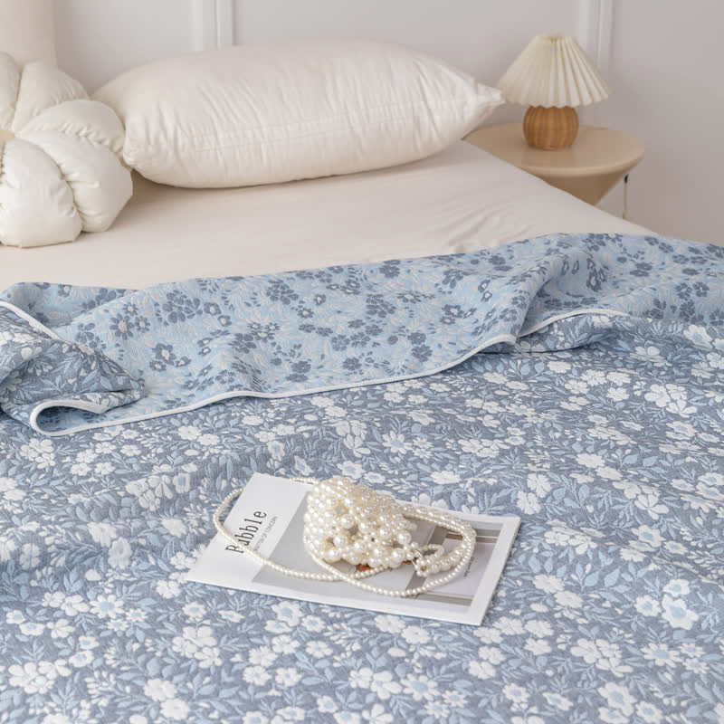 Cotton Gauze Floral Jacquard Reversible Quilt - image 4