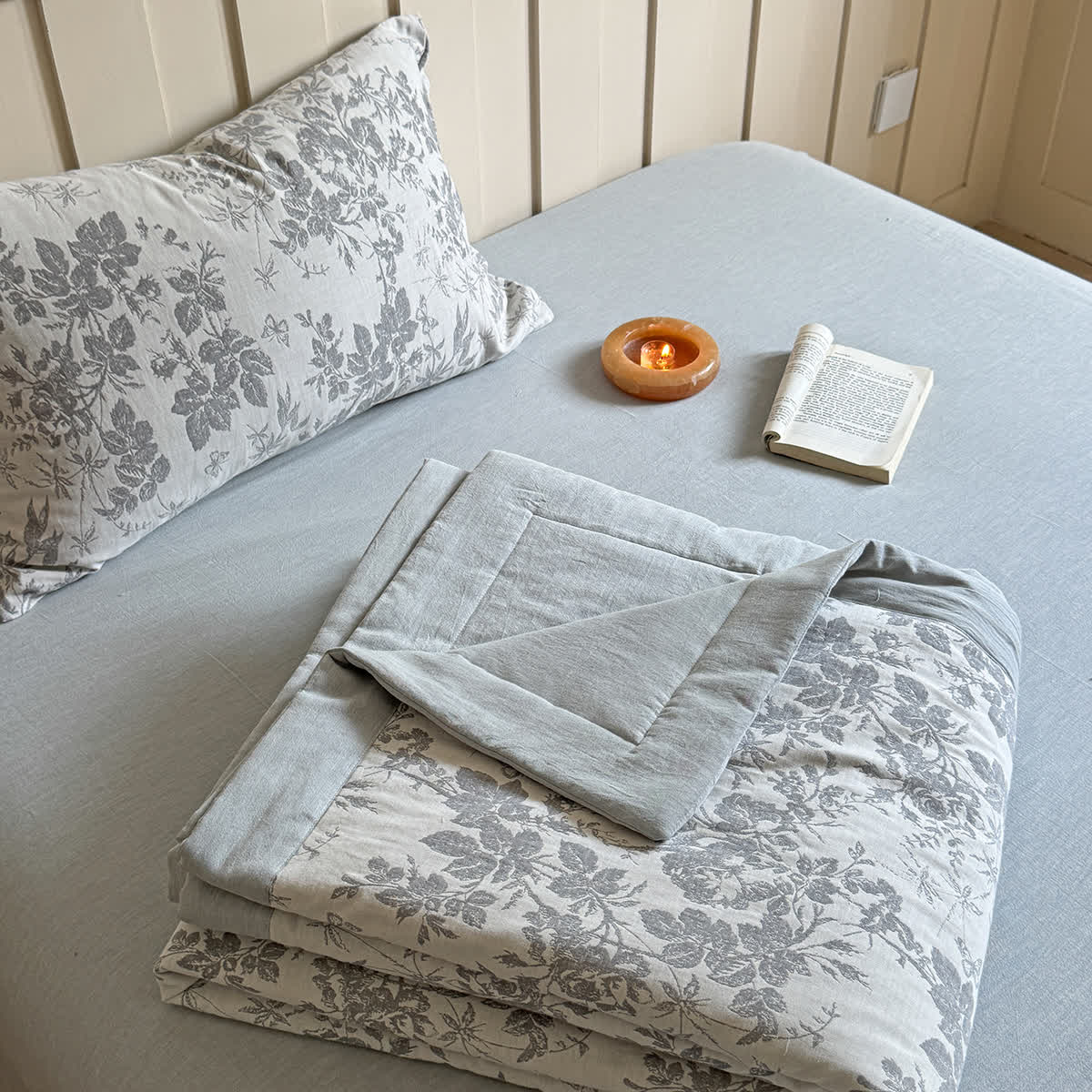 Elegant Plant Cotton Yarn-dyed Jacquard Summer Quilt - image 5