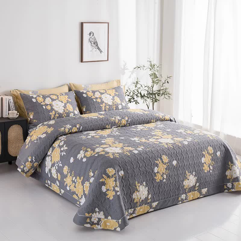 Luxurious Floral Print Cotton Quilt - image 1