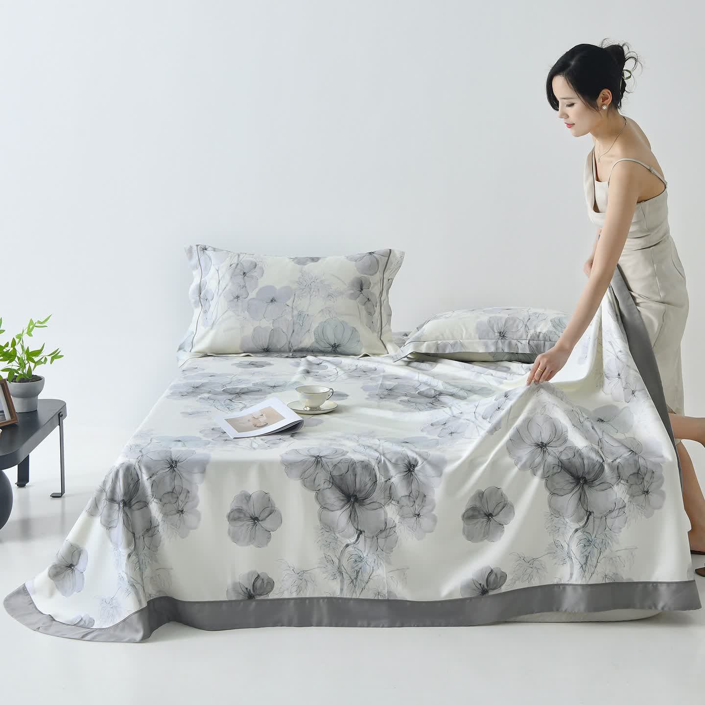 Pansy Print Cool Natural Fiber Bedspread - image 1