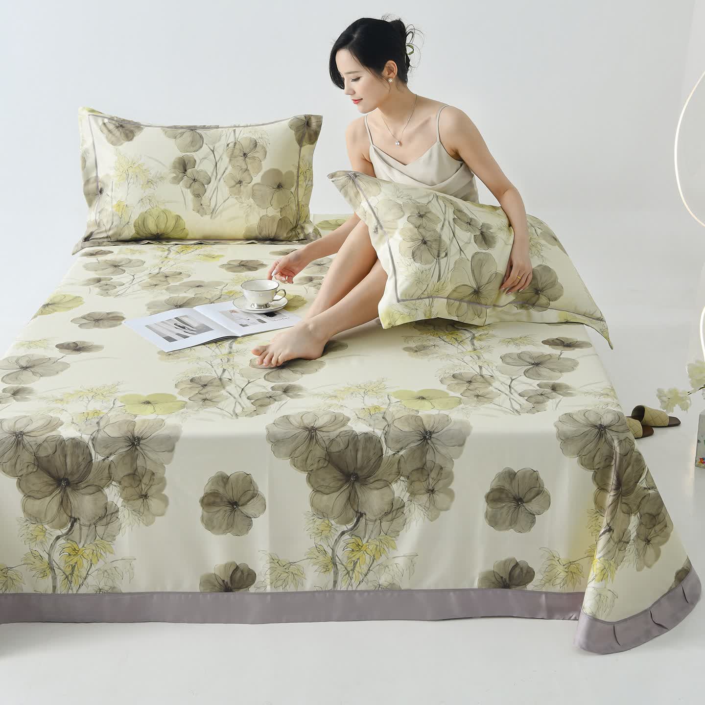 Pansy Print Cool Natural Fiber Bedspread - image 7