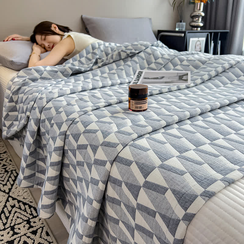 Geometric Triangle Print Cotton Muslin Quilt - Grey  - King - image 0