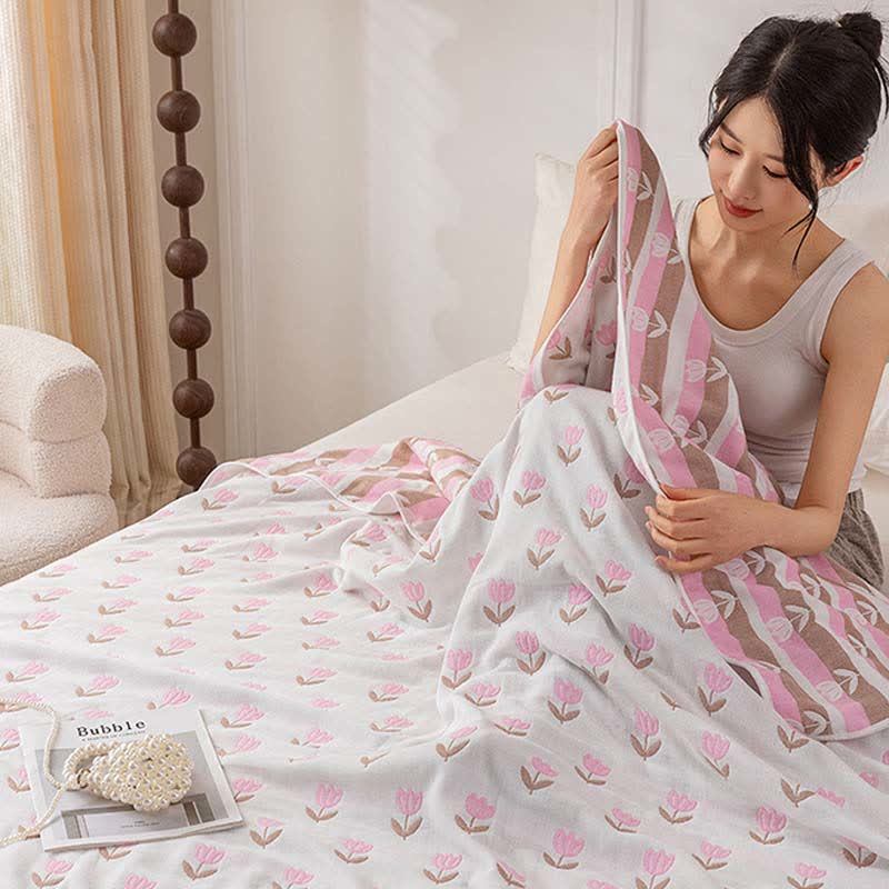 Tulip Cotton Gauze Reversible Quilt - image 7