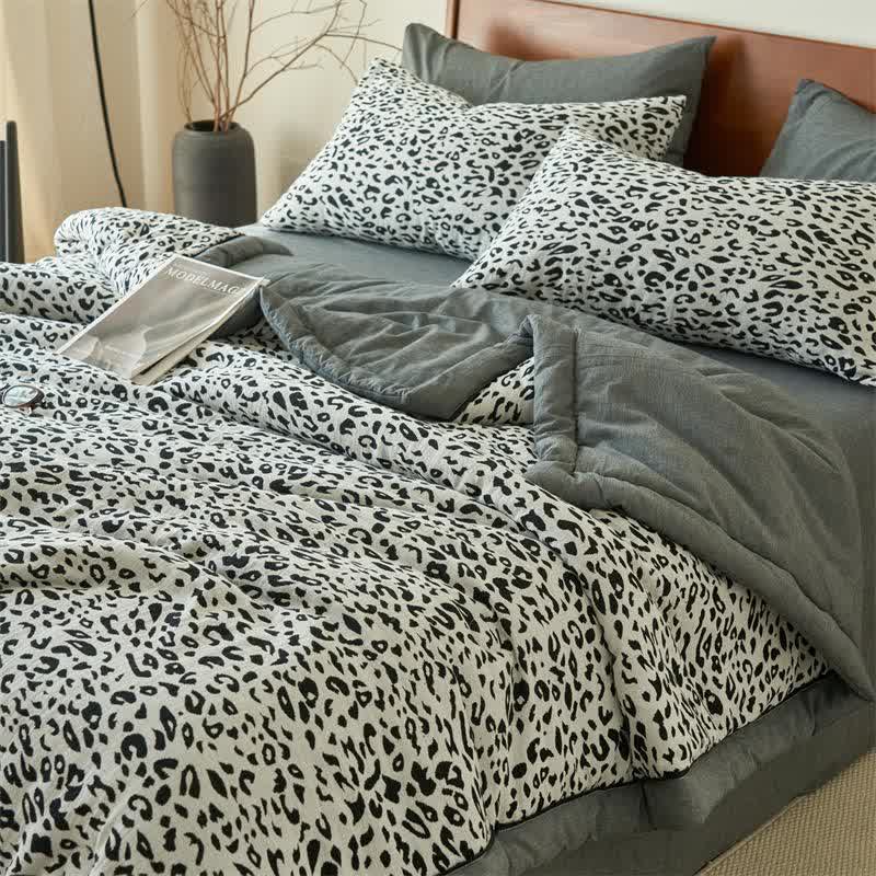 Leopard Print Natural Cotton Gauze Quilt - image 1