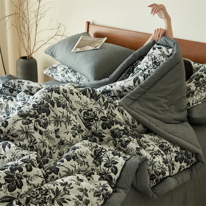 Black Camellia Natural Cotton Gauze Quilt - image 4