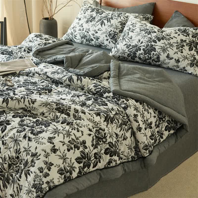 Black Camellia Natural Cotton Gauze Quilt - image 1